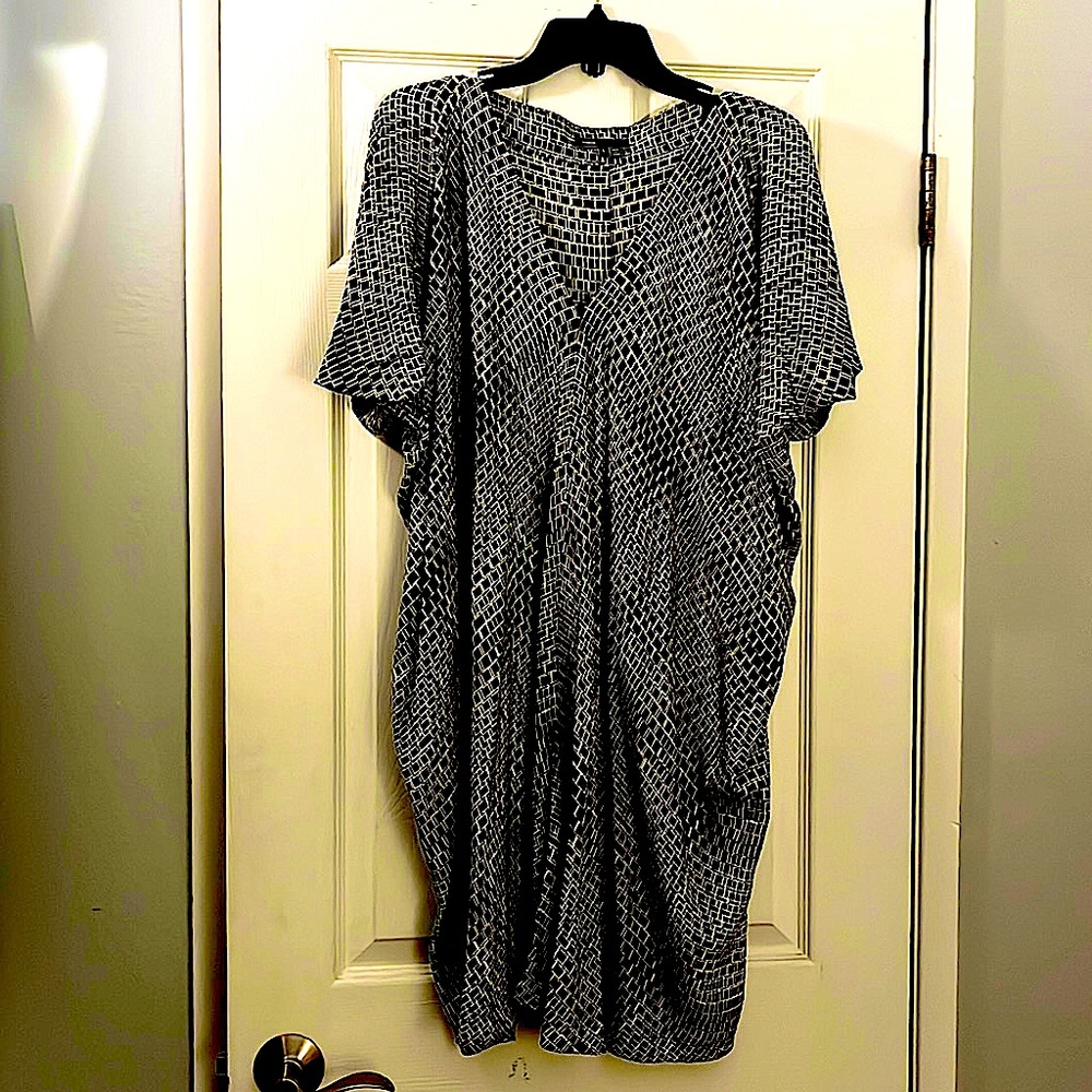 VINCE B&W Short-Sleeved SHOWSTOPPER💥